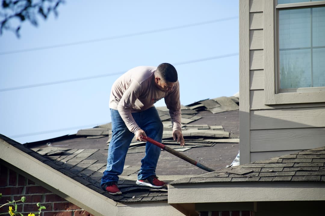 Gutter Cleaning: Why It Matters More in Florida